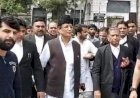 समाजवादी पार्टी सांसद आजम खां ने बीवी और बेटे के साथ किया आत्मसमर्पण,बेटे अब्दुल्ला आजम के दो जन्म प्रमाण पत्र बनवाने का है आरोप