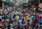 Corona Update : गुजरात में घर वापसी की मांग के साथ सड़क पर उतरे सैंकड़ों श्रमिक,पुलिस पर किया पथराव, प्रशासन को करना पड़ा बल प्रयोग