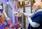 संत रविदास मंदिर में पीएम मोदी ने टेका माथा, श्रद्धालुओं संग कीर्तन में बजाया मंजीरा : वीडियो भी देखें