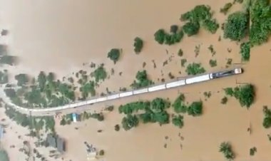 बाढ़ के कहर में फंसी महालक्ष्मी एक्सप्रेस, सभी यात्रियों का हुआ रेस्क्यू 