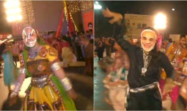 गुजरात में गरबा और डांडिया में छाया पीएम मोदी का रंग