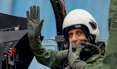 भारत को विजयदशमी पर मिलेगा पहला ‘रफाल’ रक्षामंत्री राजनाथ सिंह पेरिस में शस्त्र पूजन के बाद भरेंगे रफाल की उड़ान