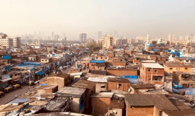 चुनाव से पहले दिल्ली की अनियमित कॉलोनियों में रजिस्ट्री हुई शुरू,केंद्रीय शहरी विकास मंत्री हरदीप सिंह पुरी द्वारा 20 लोगों को सौंपे गए रजिस्ट्री के कागजात 