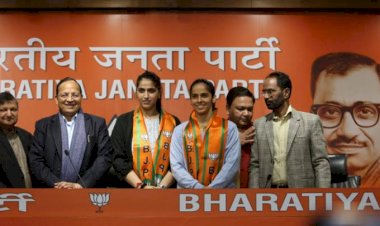 बीजेपी में शामिल हुईं बैडमिंटन खिलाड़ी साइना नेहवाल,अपनी बहन चंद्रांशु के साथ राजनीति के कोर्ट में रखा कदम