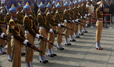 पुलवामा के  शहीदों को सलाम : ‘तुम्हारे शौर्य के गीत,कर्कश शोर में खोये नहीं। गर्व इतना था कि हम देर तक रोये नहीं।, 'हमने भूला नहीं, हमने छोड़ा नहीं।