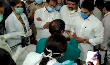 विशाखापत्तनम हादसा : मुख्यमंत्री जगनमोहन रेड्डी ने किया मुआवजे का ऐलान, मृतकों के परिजनों को 1-1 करोड़, गंभीर घायलों को मिलेंगे 10-10 लाख रुपये