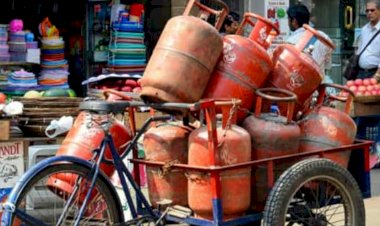 बड़ा झटका: LPG सिलिंडर के दाम फिर बढ़े, चेक करें अपने शहर का लेटेस्ट रेट