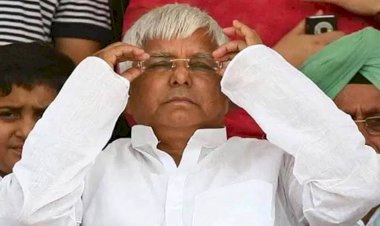 चारा घोटाला मामले में हाईकोर्ट से जमानत मिलने के 12 दिन बाद लालू प्रसाद यादव जेल से निकले बाहर