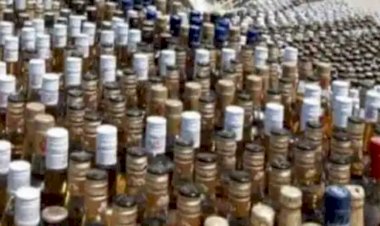 बिहार में BJP नेता के घर से भारी मात्रा में अंग्रेजी शराब व बीयर बरामद, पुलिस ने किया गिरफ्तार