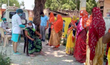 शहरों के बाद गांवों में जिंदगियां लील रहा कोरोना संक्रमण, कई जगह खत्म कर दिए परिवार