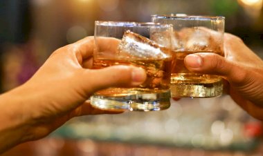 हाईकोर्ट में AAP सरकार ने कहा- 18 साल की उम्र में वोट दे सकते हैं तो शराब क्यों नहीं पी सकते