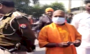 जब अचानक नोएडा में वोट डालने पहुंच गए 'योगी', जिसने भी देखा खा गया धोखा
