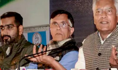 सुनील जाखड़ के समर्थन में आए कांग्रेसी नेता, पंजाब कांग्रेस में बढ़ेगी तकरार, पार्टी के नोटिस पर उठाए सवाल