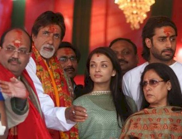 जानिए,समाजवादी पार्टी के पूर्व नेता अमर सिंह ने अभिनेता अमिताभ बच्चन और उनके परिवार से क्यों मांगी माफी?