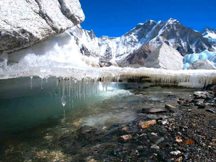 चेतावनी / 2 डिग्री ताप बढ़ा तो 80 साल में आधा पिघल जाएगा हिमालय, भारत समेत 8 देश प्रभावित होंगे