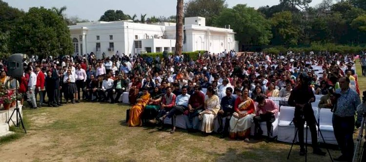 हिंदुस्तानी भाषा अकादमी और इंदिरा गांधी राष्ट्रीय कला केंद्र का सराहनीय कदम,3500 मेधावी छात्रों और 350 शिक्षकों को किया सम्मानित,The India Plus News ने निभाई मीडिया पार्टनर की भूमिका