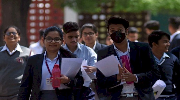 CBSE Examination : लाखों छात्रों का इंतजार हुआ खत्म, आज शाम 5 बजे जारी होगी 10वीं और 12वीं की डेटशीट, शिक्षा मंत्री रमेश पोखरियाल निशंक सोशल मीडिया पर करेंगे ऐलान