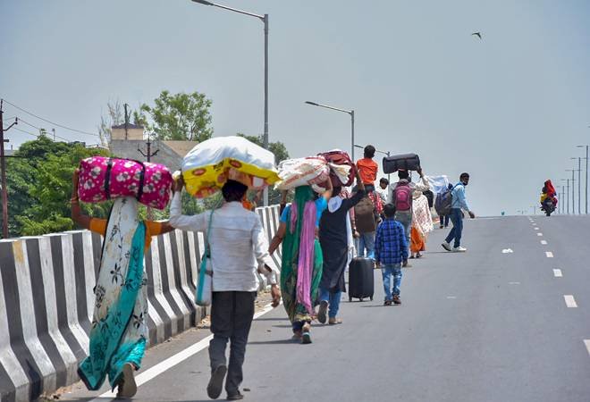 Lockdown-4.0 : उत्तर प्रदेश के मुख्यमंत्री योगी आदित्यनाथ का अधिकारियों को निर्देश,कहा-प्रवासी कामगारों की जरूरतों का रखें विशेष ध्यान,उनकी हर समस्या का करें समाधान